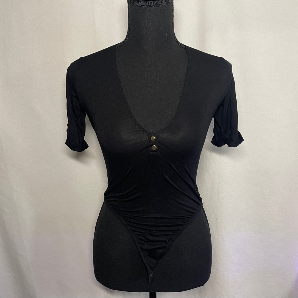 Gooseberry Intimates medium black short sleeve bodysuit